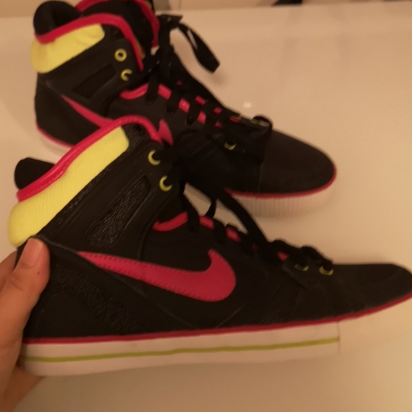 Nike hi-cut shoes - Picture 4 of 4